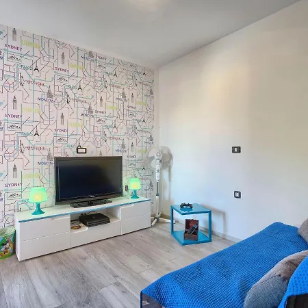 Paus By Interhome * Orihi