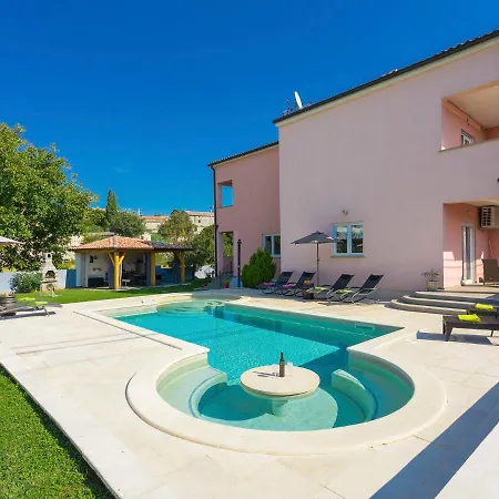 בית נופש Paus By Interhome