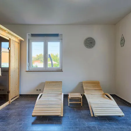 Semesterbostad Paus By Interhome Orihi