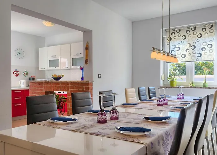 Paus By Interhome * Orihi