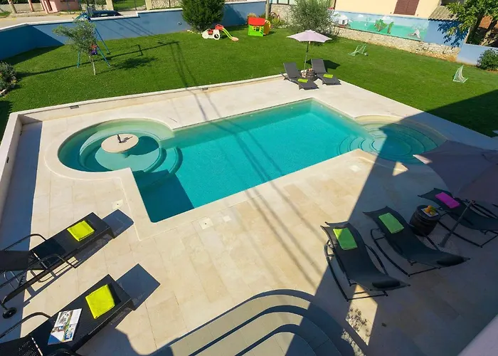 Paus By Interhome *
